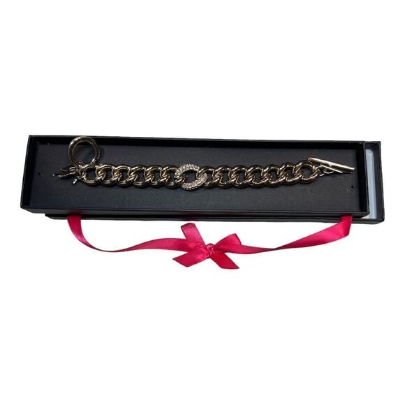 Victoria's Secret Angel Wing Gold Toggle Bracelet, with Rhinestones, New in Box - Picture 7 of 8